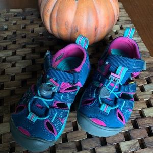 Keen sandals, girls size 8-pink and blue
